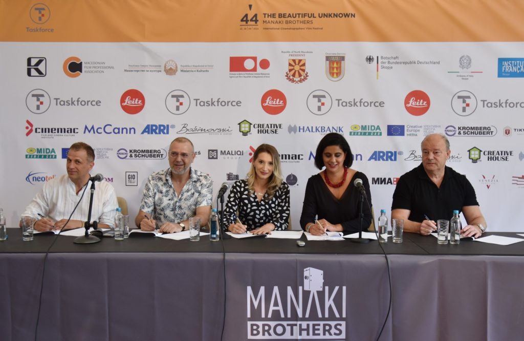 На фестивалот „Браќа Манаки“ во Битола потпишан меморандум за соработка помеѓу киноприкажувачите, ќе се основа првата Кино мрежа
